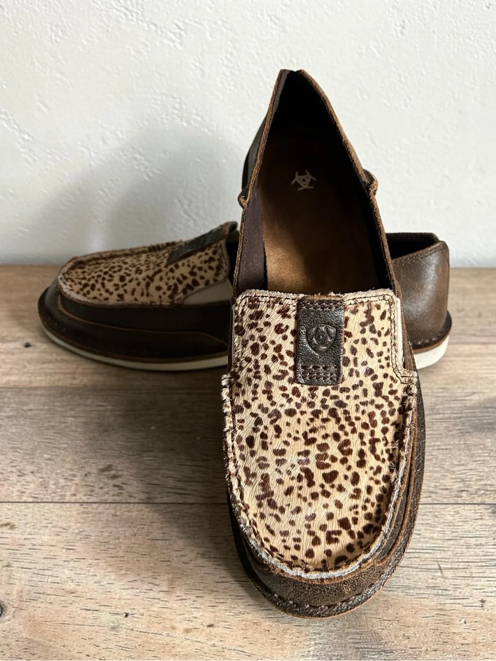 Ariat Womens Cruiser Suede Leather Cheetah Hair-On Slip-On Loafer Shoe Size 8.5